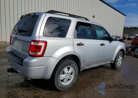 2009 Ford Escape Xlt z USA, uszkodzony, nr VIN 1FMCU03719KA53765